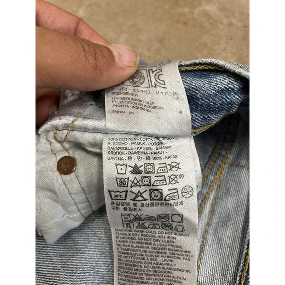 Levis 501 Jeans Mens 36x29 Light Wash Blue Straight Leg Button Fly Distressed - Picture 8 of 16